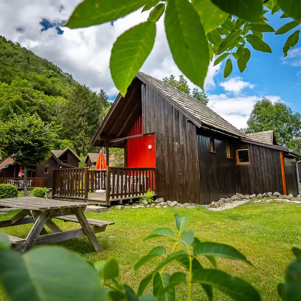 Louer un hébergement de camping en Alsace dans les Vosges au camping 4 étoiles Chalets de la Wormsa