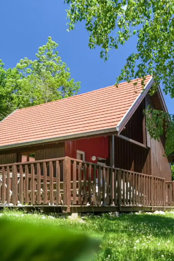 Chalet familial 6 personnes, camping en Alsace Chalets de la Wormsa