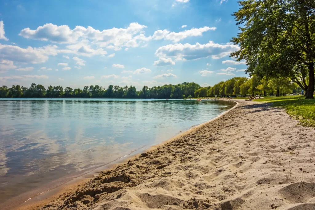 La plages des Mouettes à Lauterbourg, un des plus grands plans d'eau d'Alsace
